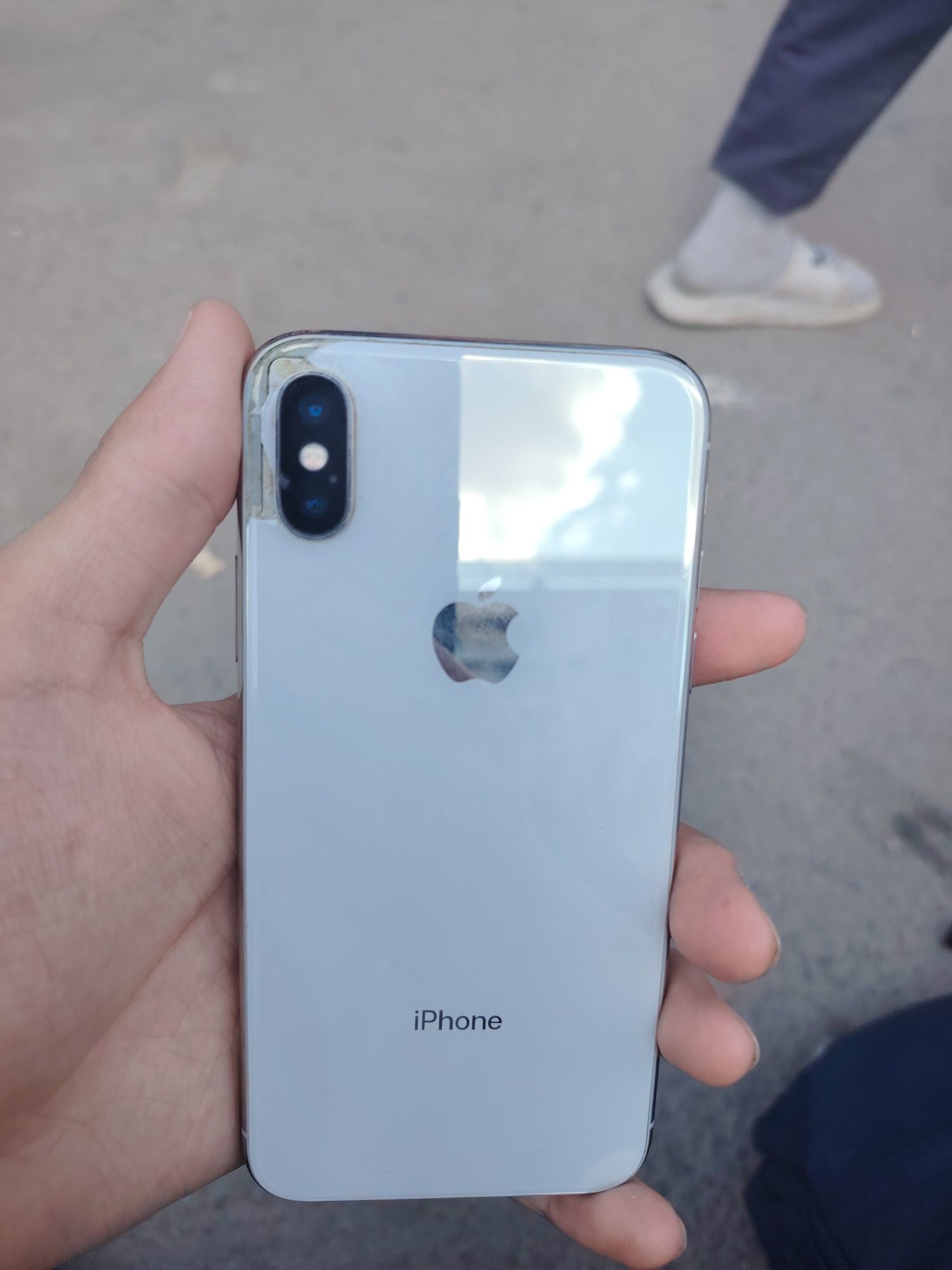 iPhone x 256гб в хорошом состояние задняя крышка чуть сломана