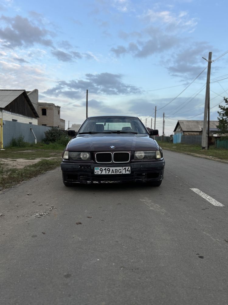 БМВ Е36 BMW E36 объем 1,6
