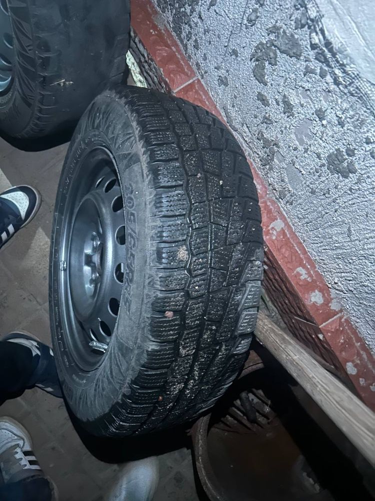 ТОРГ срочно Штампованные диски R15 с зимней резиной