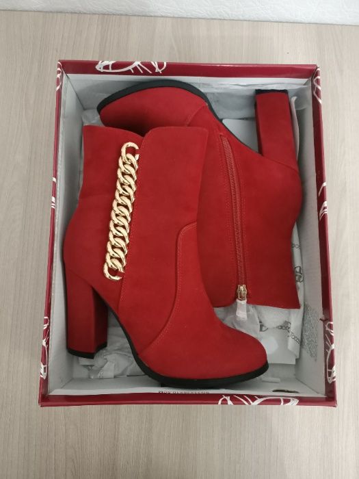Ботинки новые женские. Taccardi. Ботильоны демисезонные
