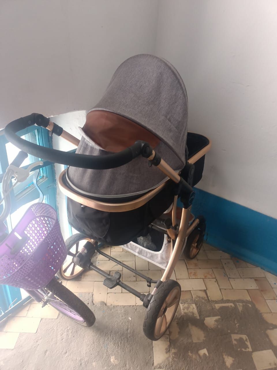 Срочно продам коляску