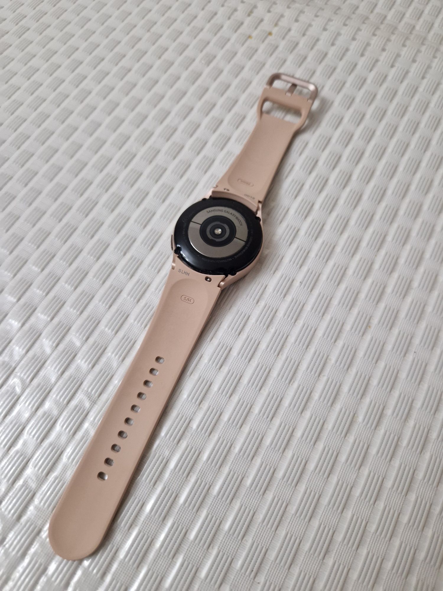 Продам часы Samsung galaxy watch 4