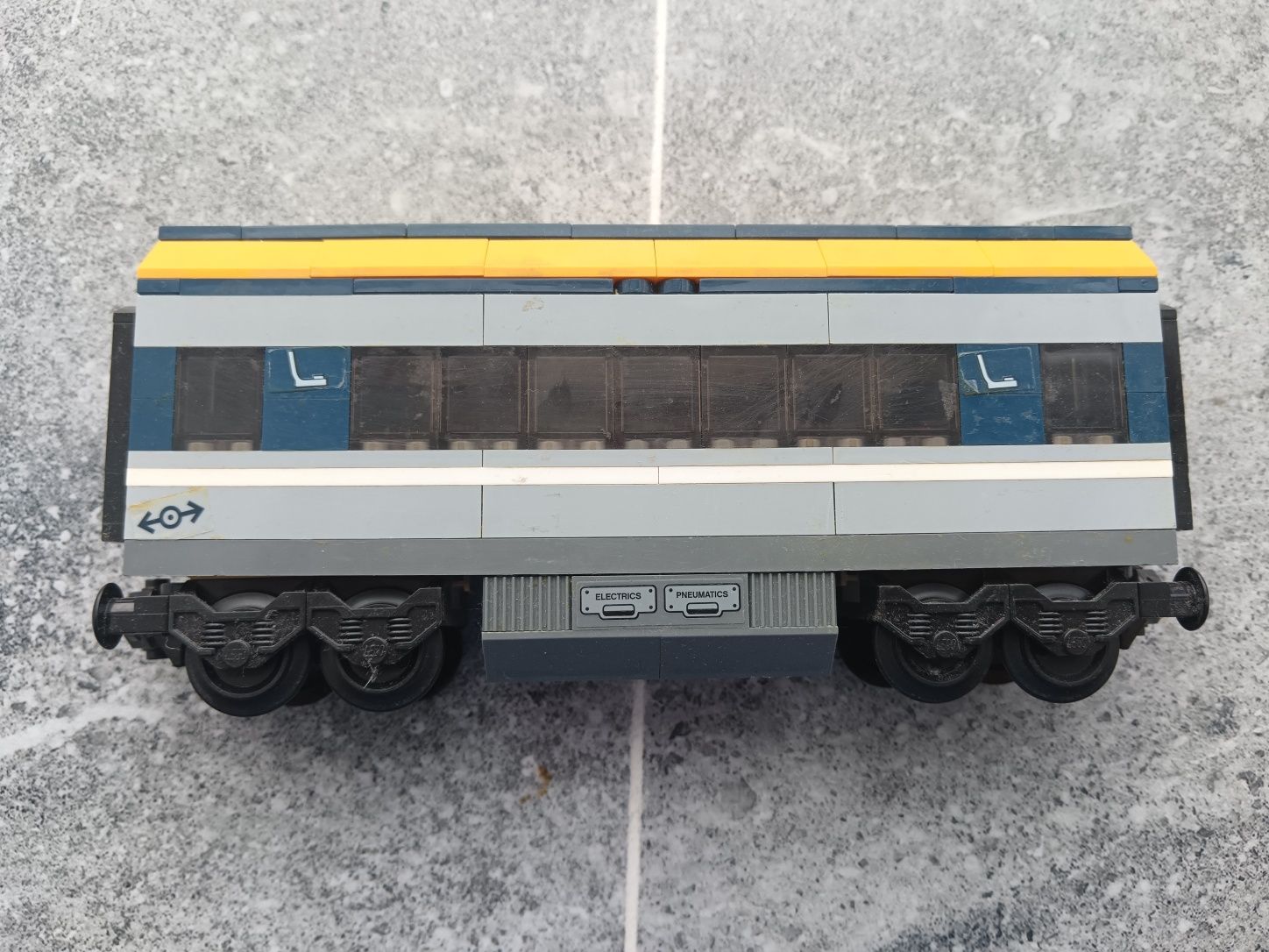 LEGO Пассажирский поезд 60197