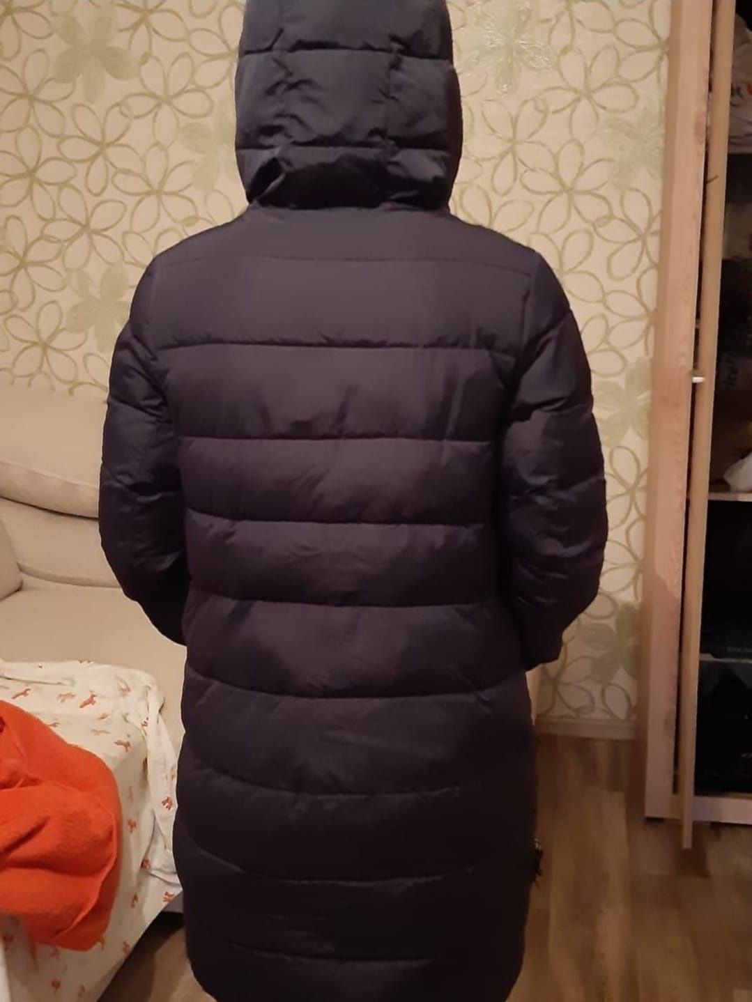 Продам зимнее пальто для девочки