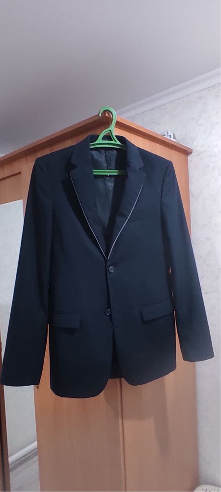 Продам костюмы НИШ