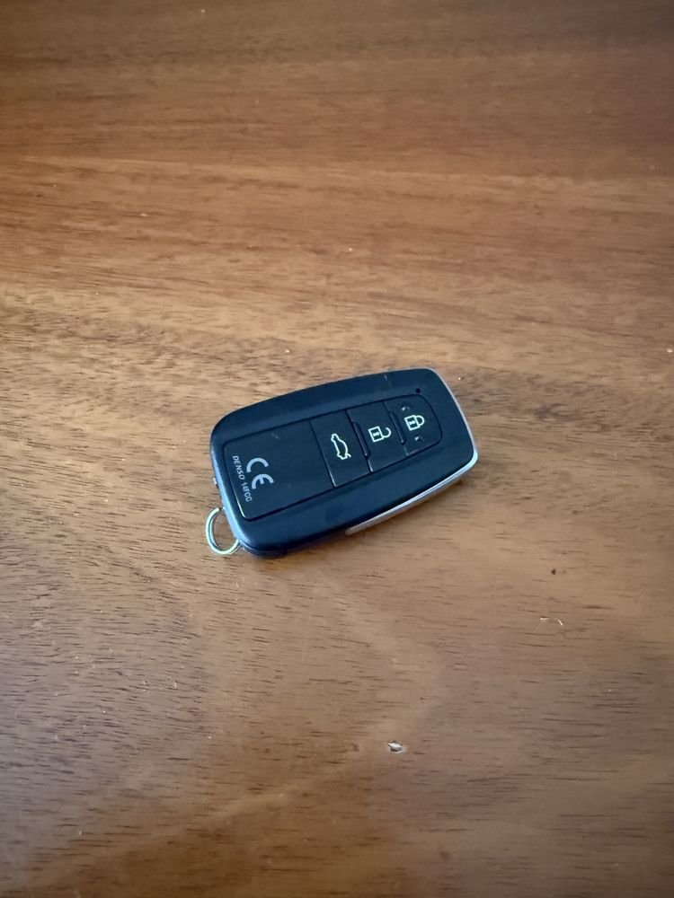 Новый ключ camry 75