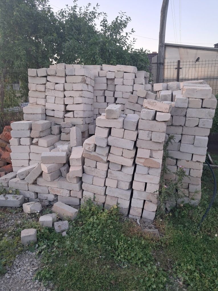 Продам селикатный б/у кирпич