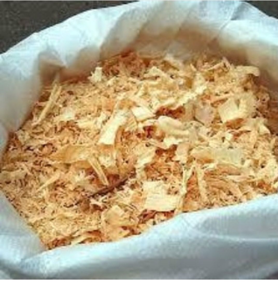 Продам опилки в мешках  сухие
