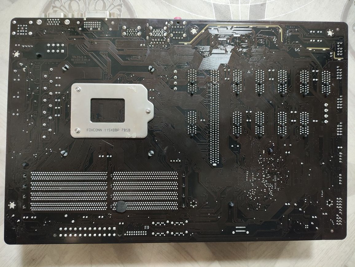 Материнская плата Gigabyte GA-250-FinTech rev. 1.0 на 12 видеокарт