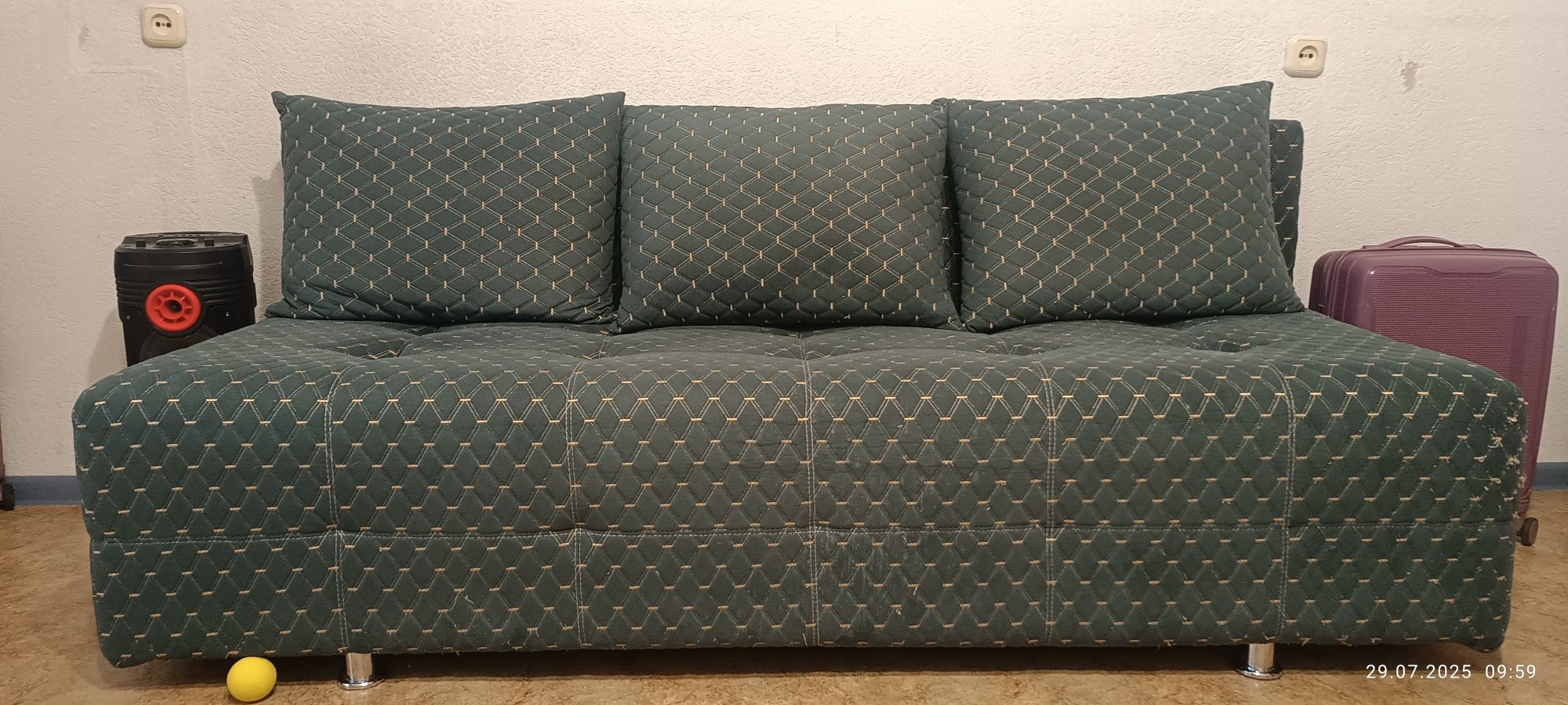 Продам раскладной диван б/у