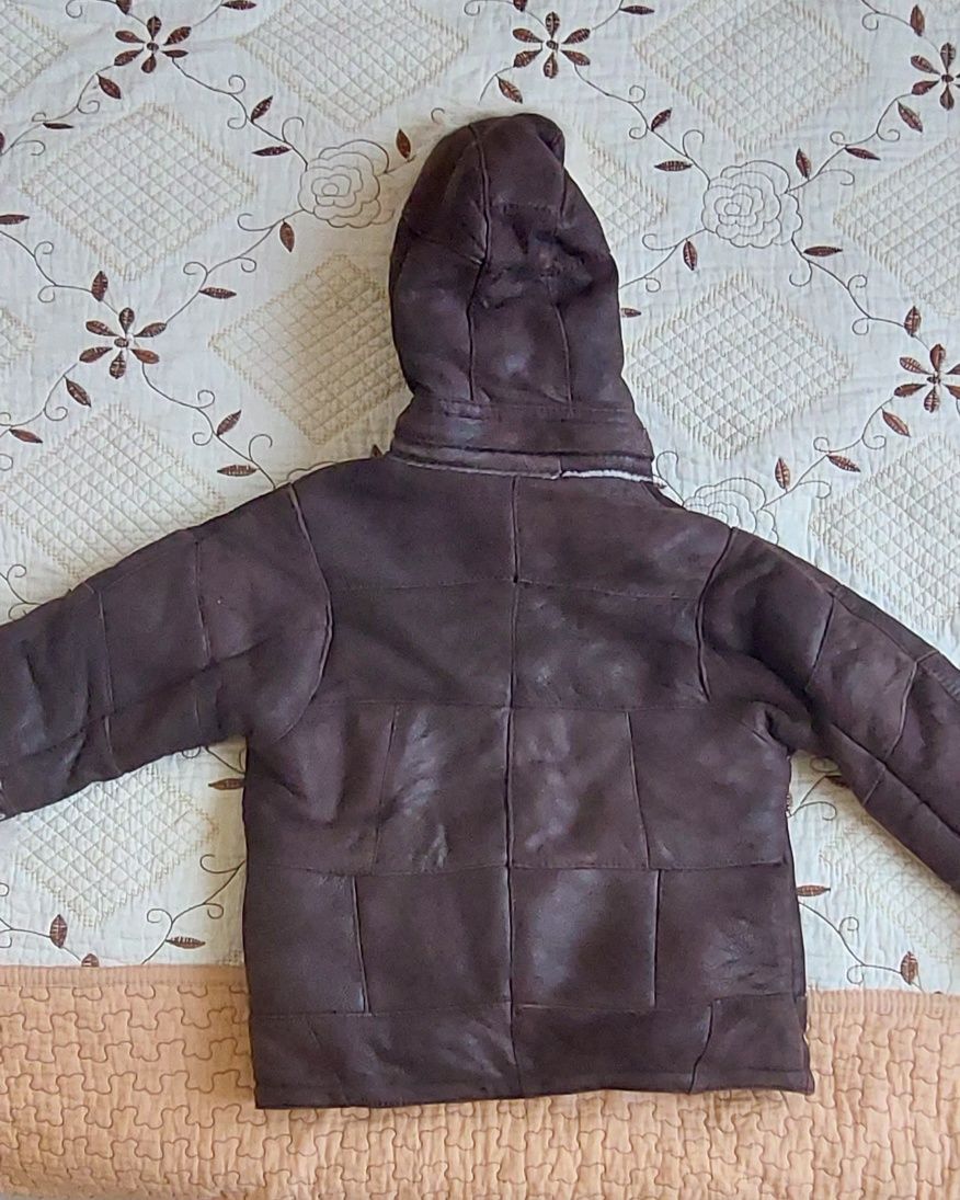 Продам детскую дубленку