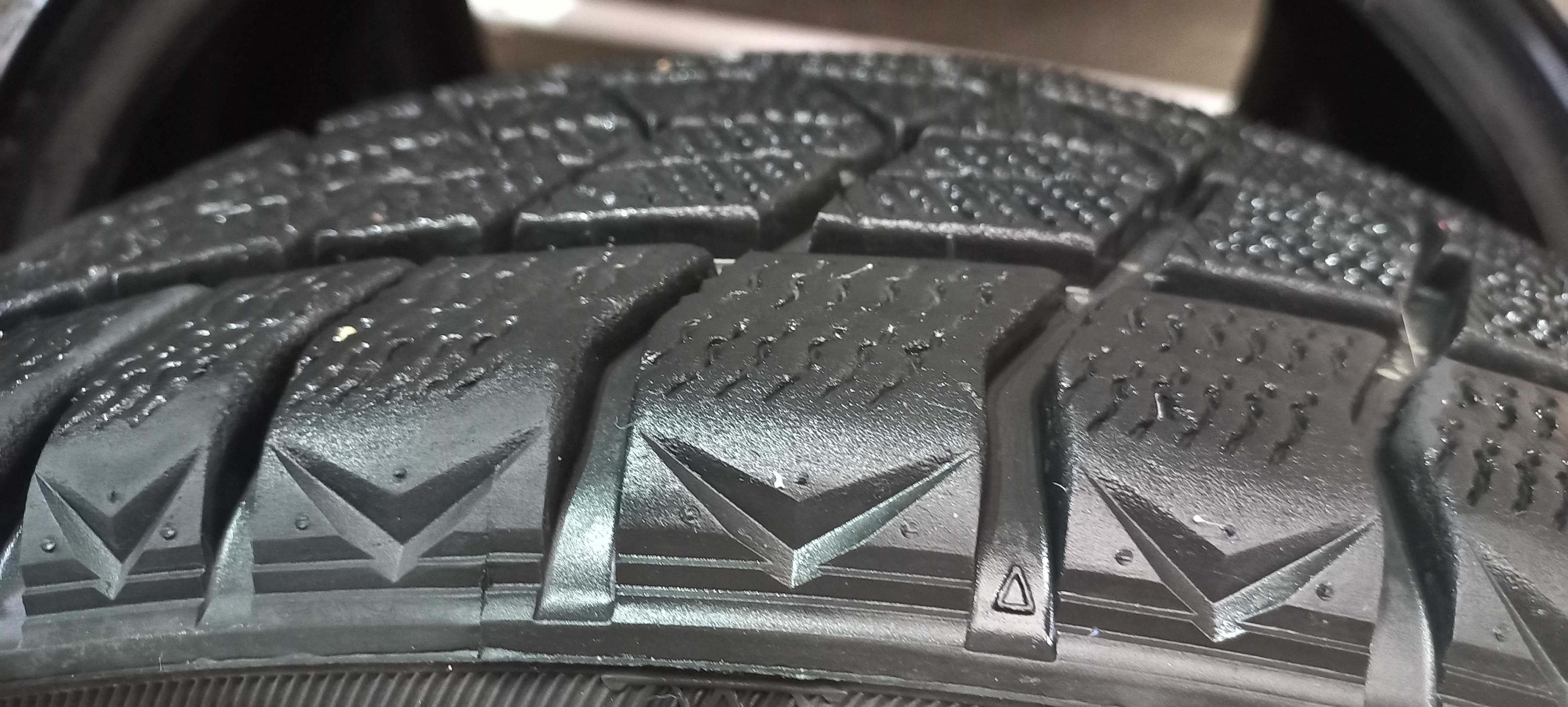 Winda IS69 225/45 R19 96T без шипов