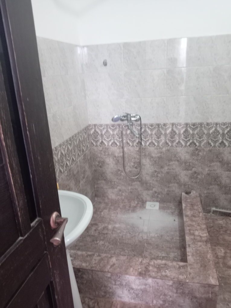 Сдам 2 комнотыи дом, дом 2 этажныи