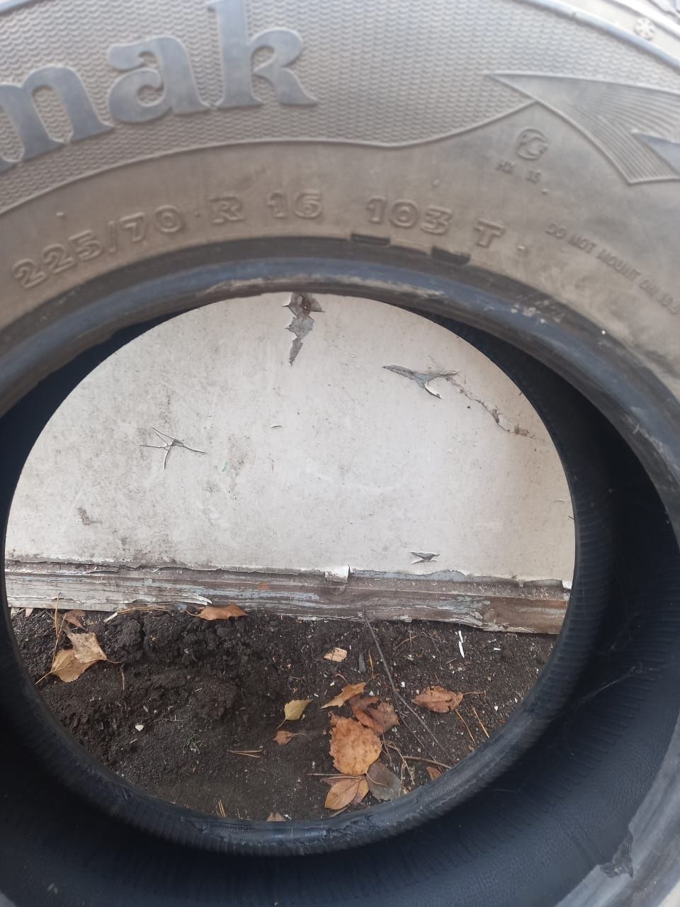 Резина на R16 4 штуки зимние.