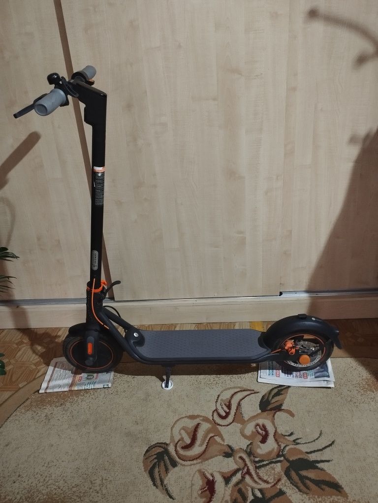 Электроамокат NAINBOT Segway F40. Оригинал .АБ-10200 ПРЕДЛАГАЙТЕ  ЦЕНУ