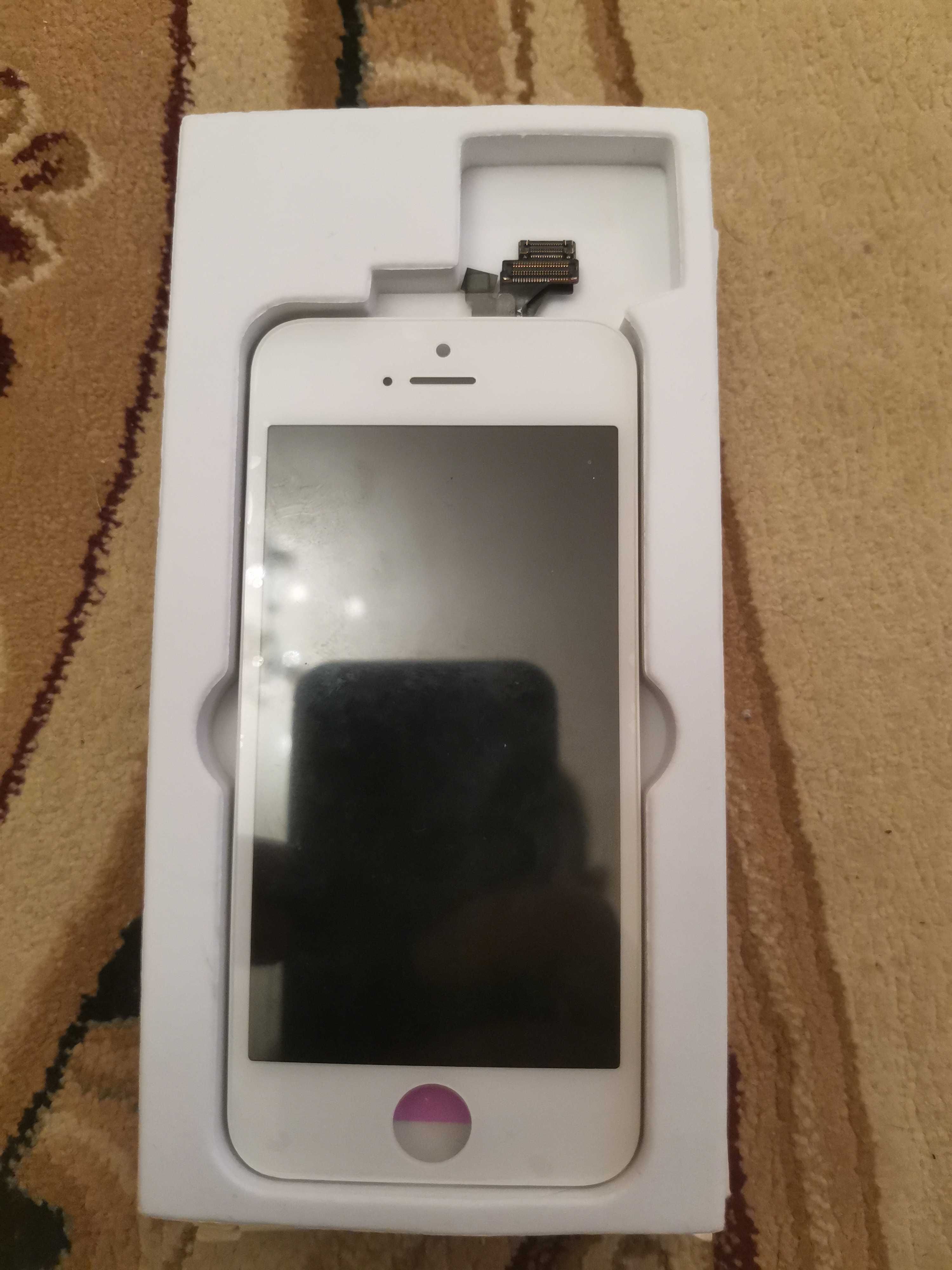 Экран iPhone 5 белый