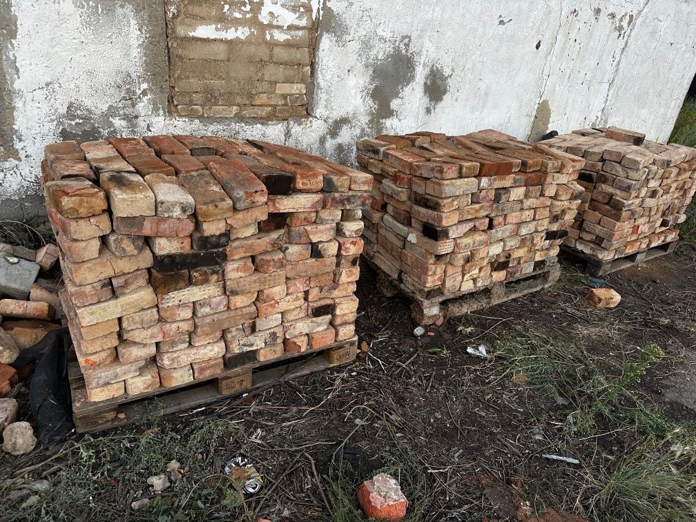 Кирпич бу красный полнотелый