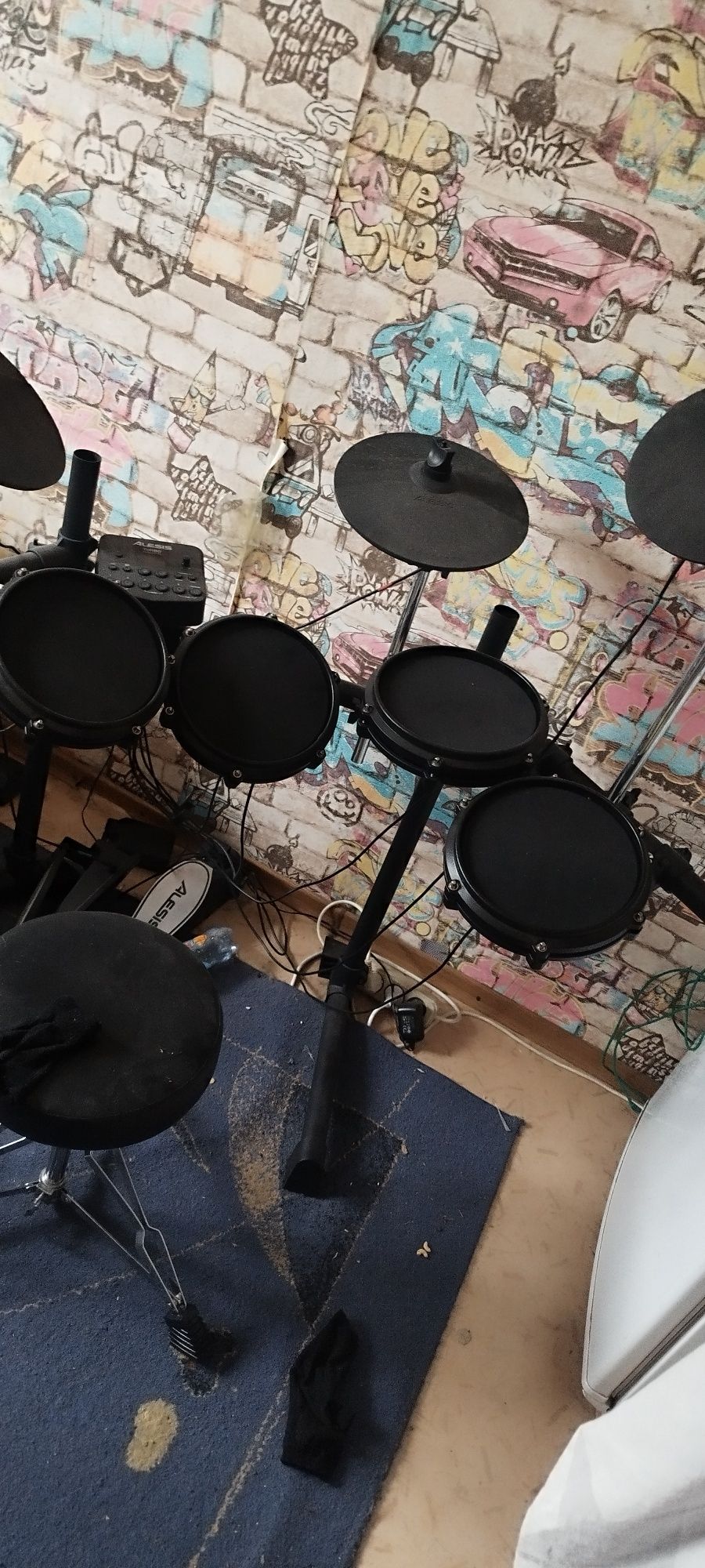 Установка барабанная Alesis