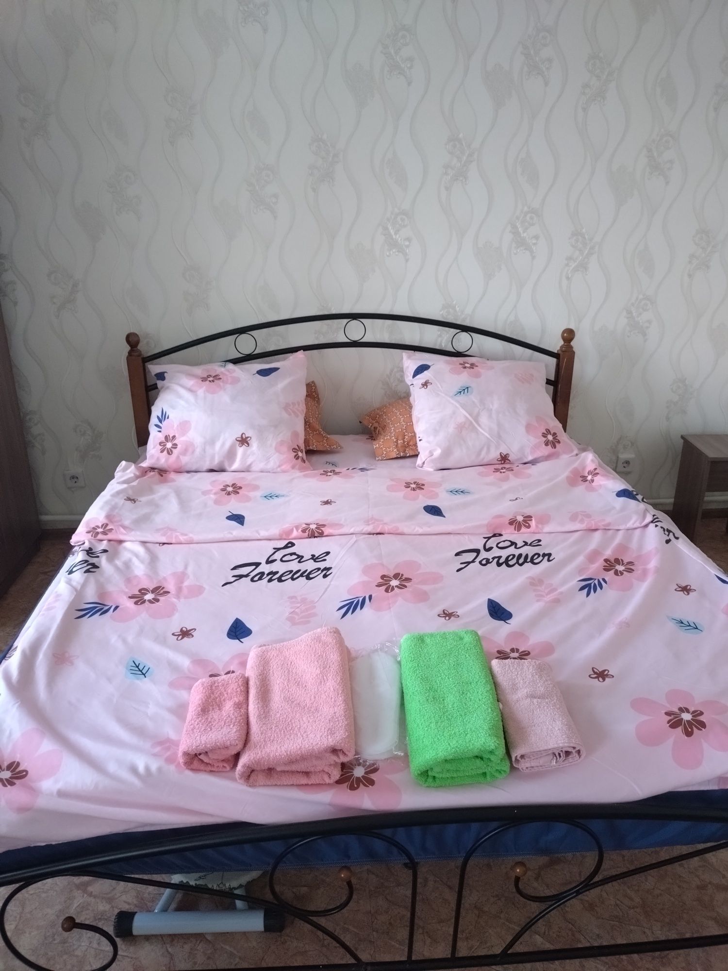 Посуточно 1 ком. кв. 1 этаж. Каспи Ред.
