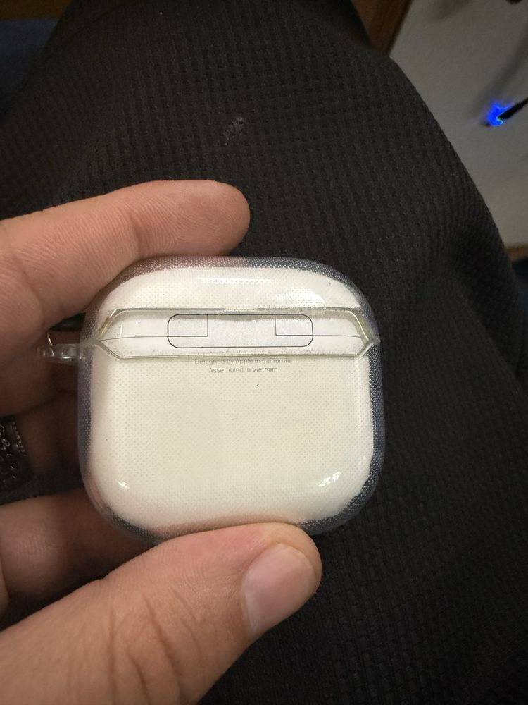 Airpods 4 на гарантии