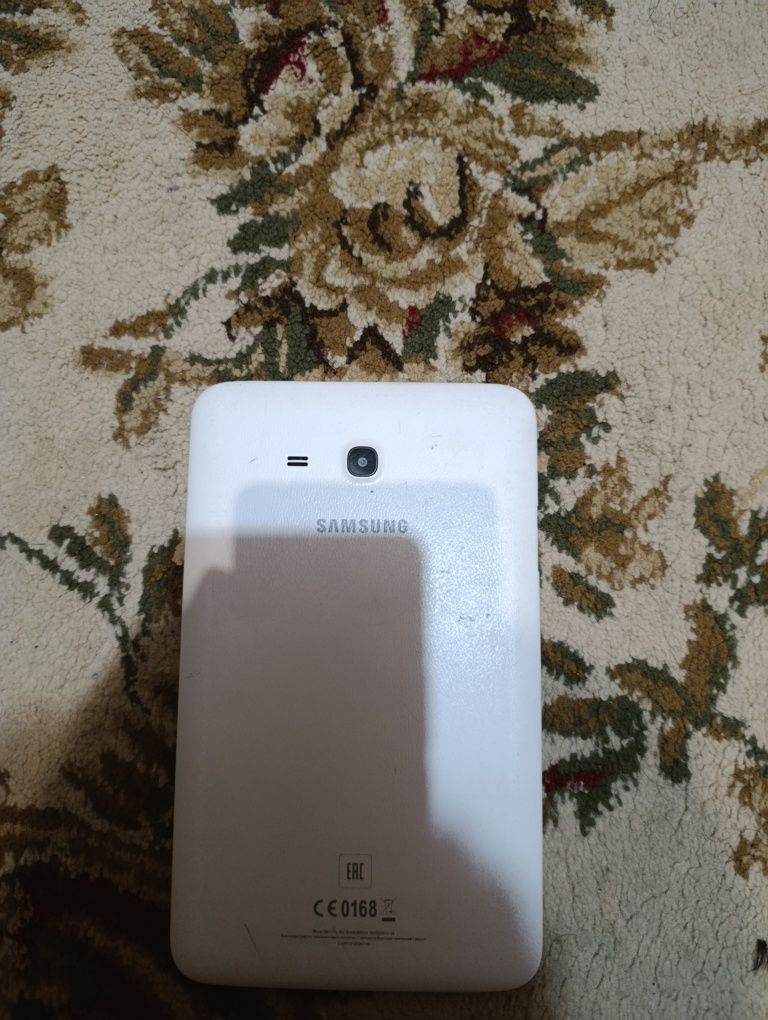 Планшет Samsung tab 3 lite