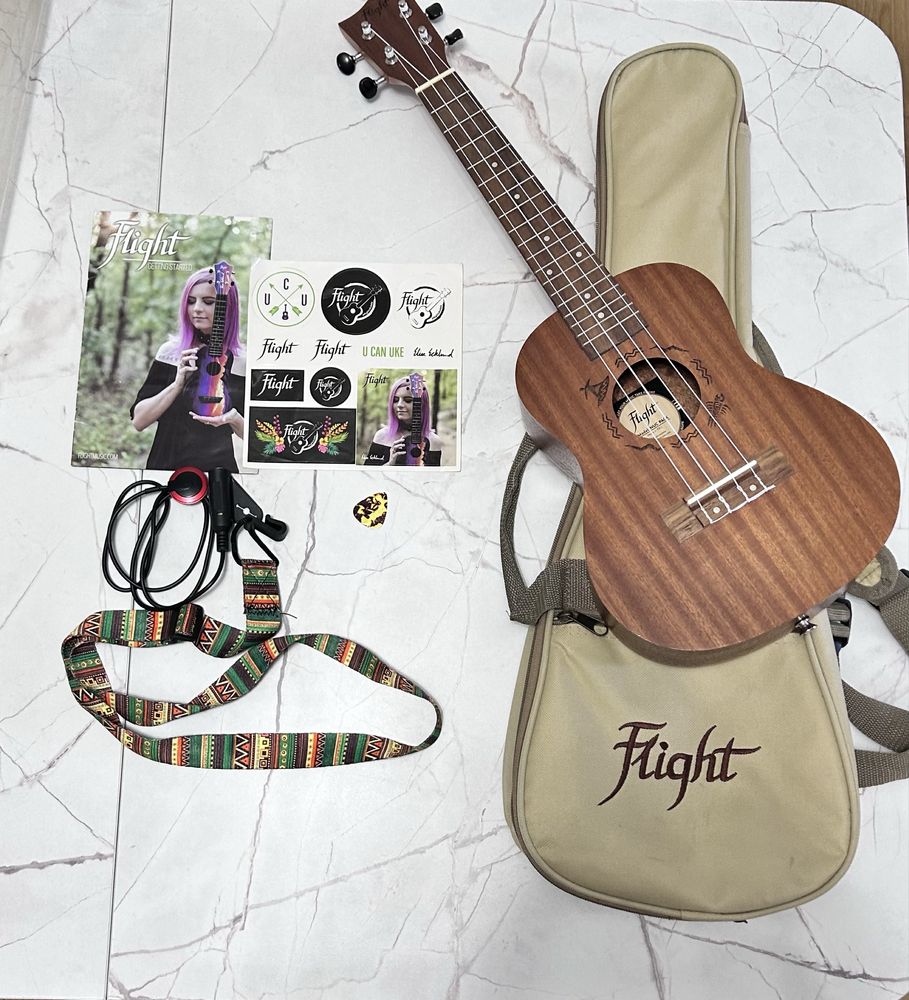 Продам укулеле Flight с чехлом