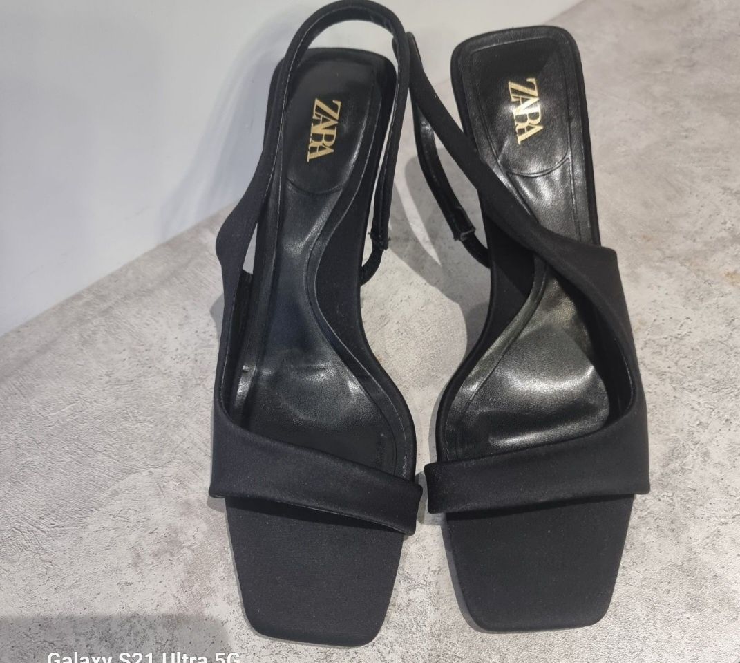 Босоножки под Zara