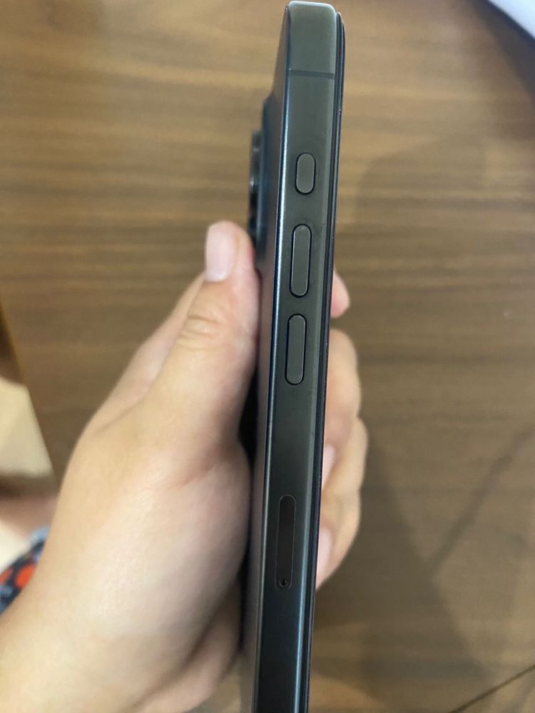 Продам IPhone 15 pro max 256gb