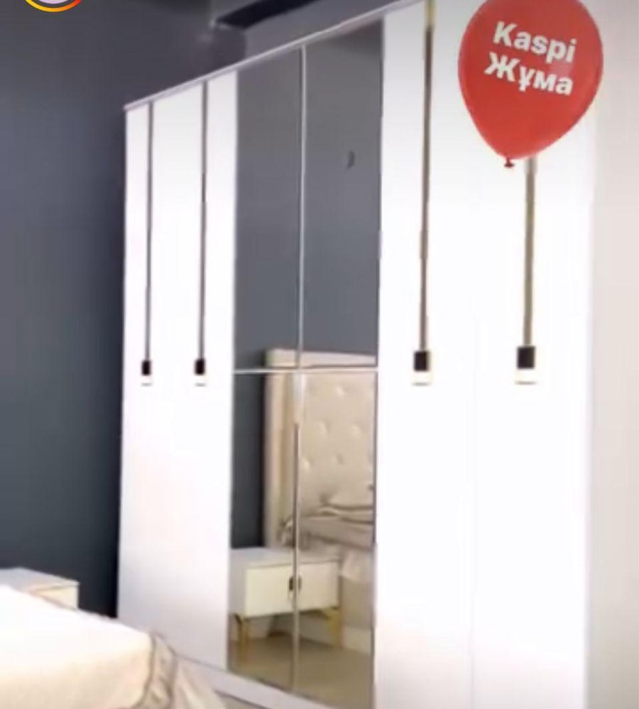 Мебель шкафы, диван, тумбочки, кровать