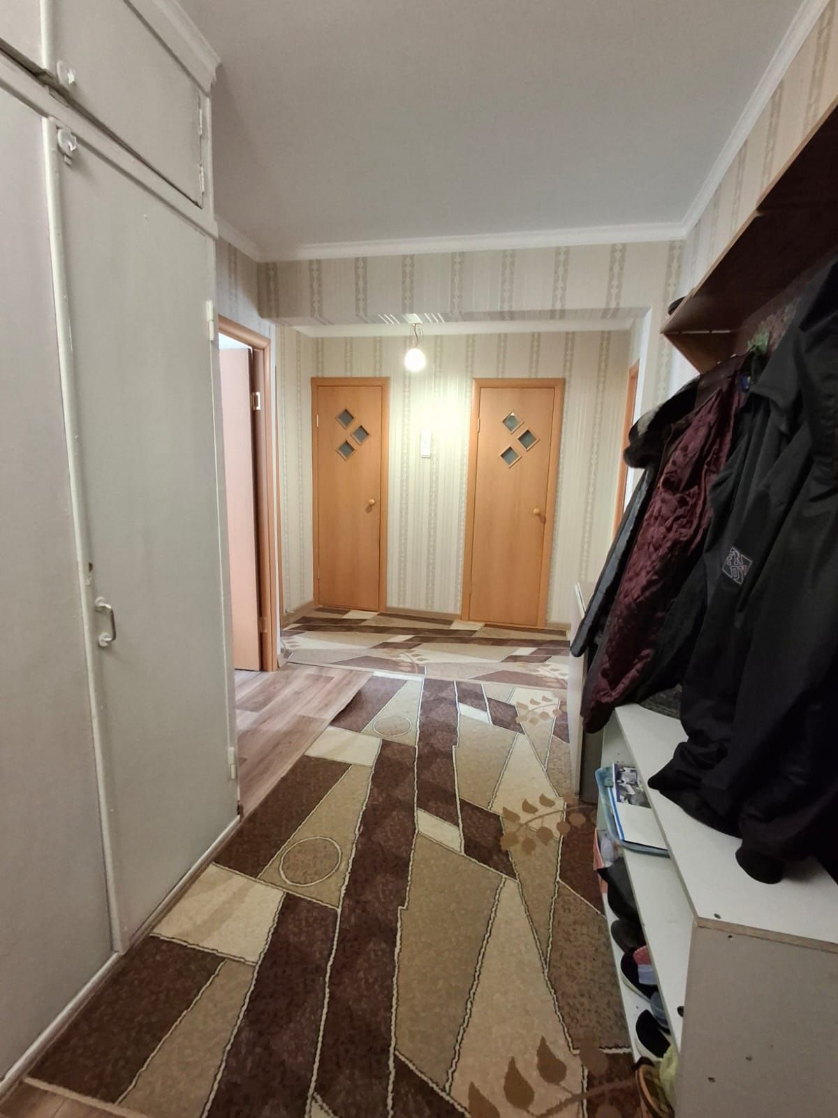 Продам  2×комнатную улучшения квартиру