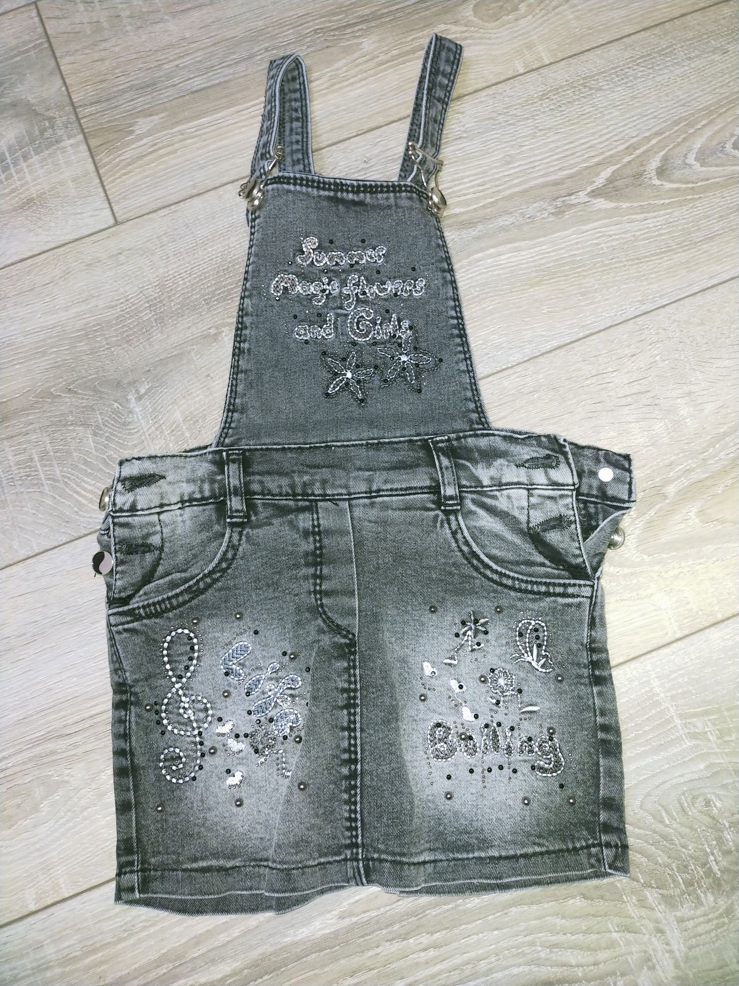 Продам джинсы на девочку