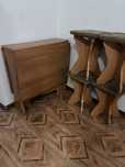 Продам кухонный стол-книжка с табуретами б/у