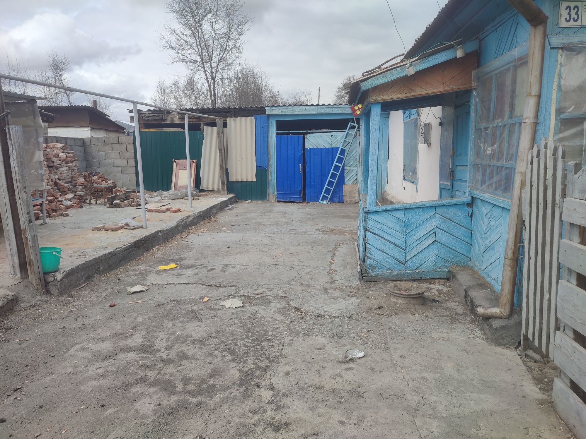 Саттыладтын Уй орталыкта жанында Лад Орталык базар Бари бар