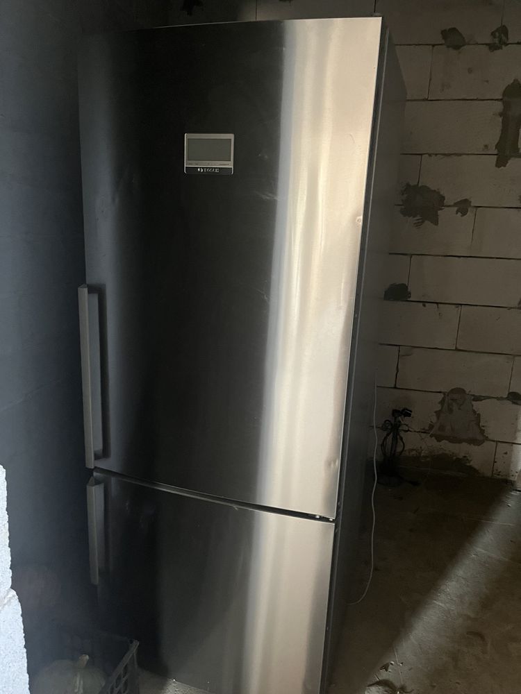 Холодильник Bosch KGN76AI30U серый