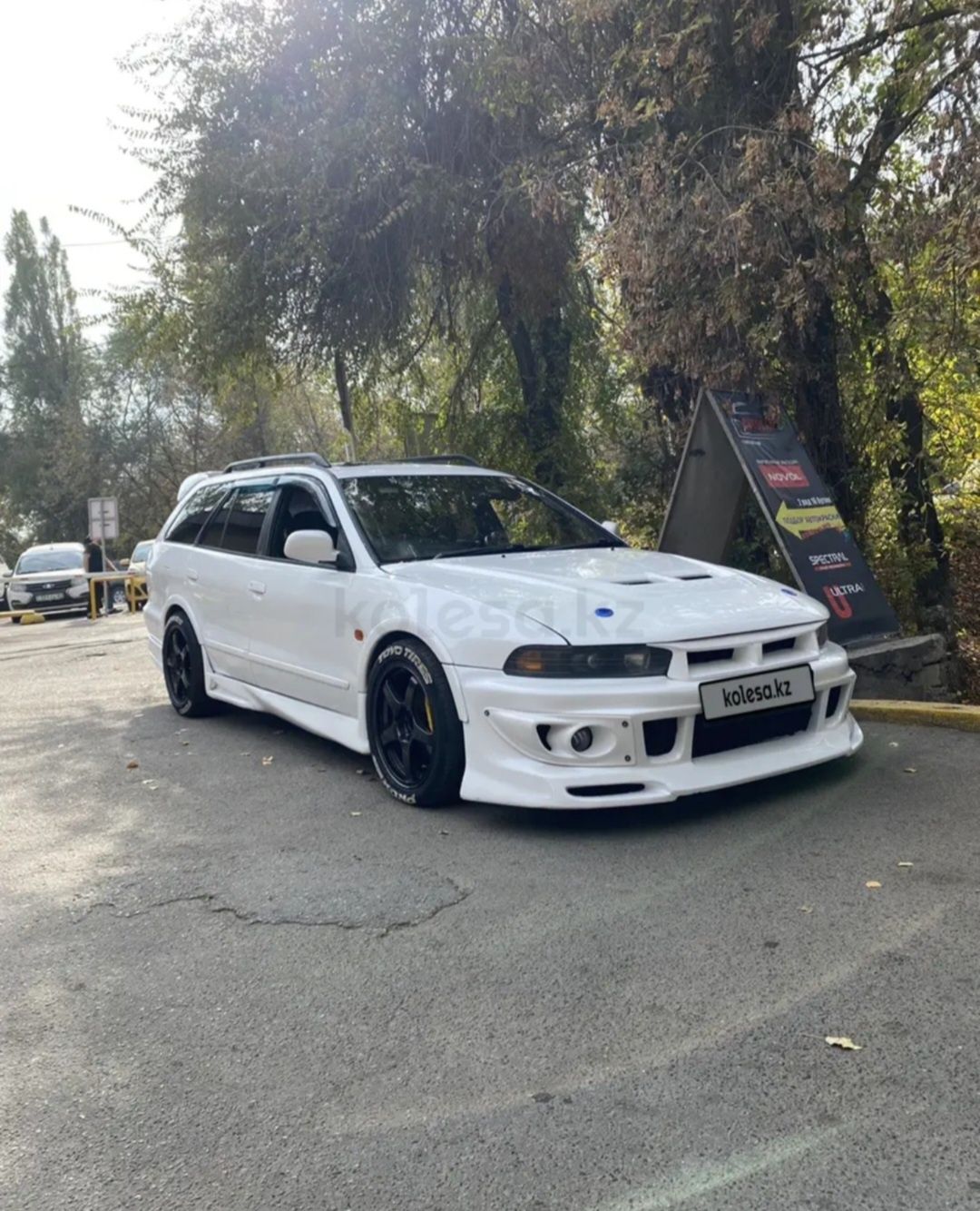 Mitsubishi legnum