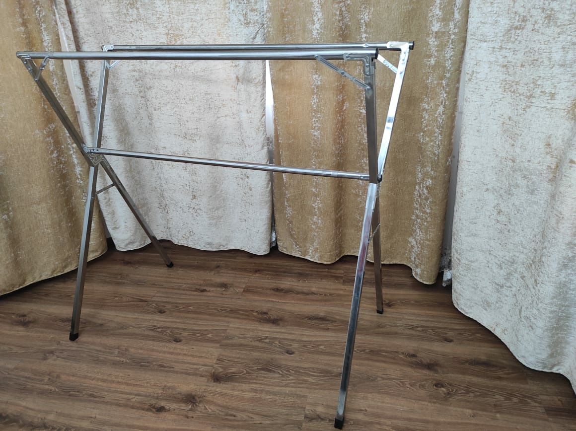 Вешалка напольная новая с уценкой (с дефектом).