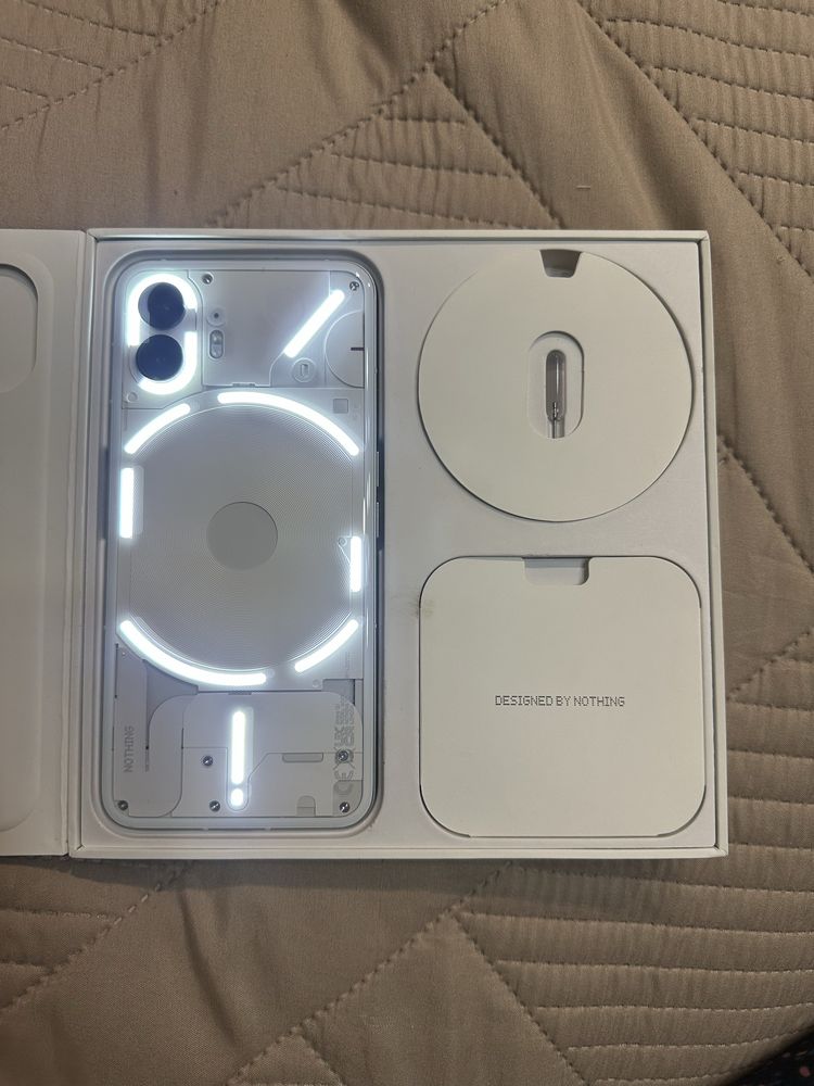 Продается Nothing Phone 2 (256ГБ) белый.