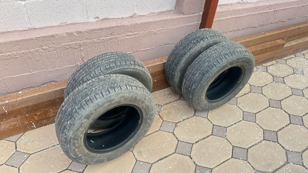 Продаю шины  срочно