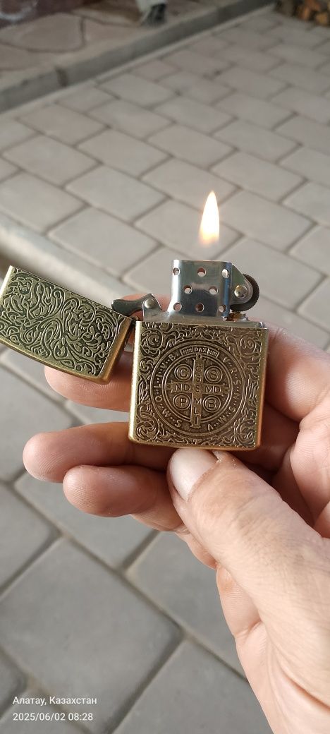 Продам зажигалку бензиновую