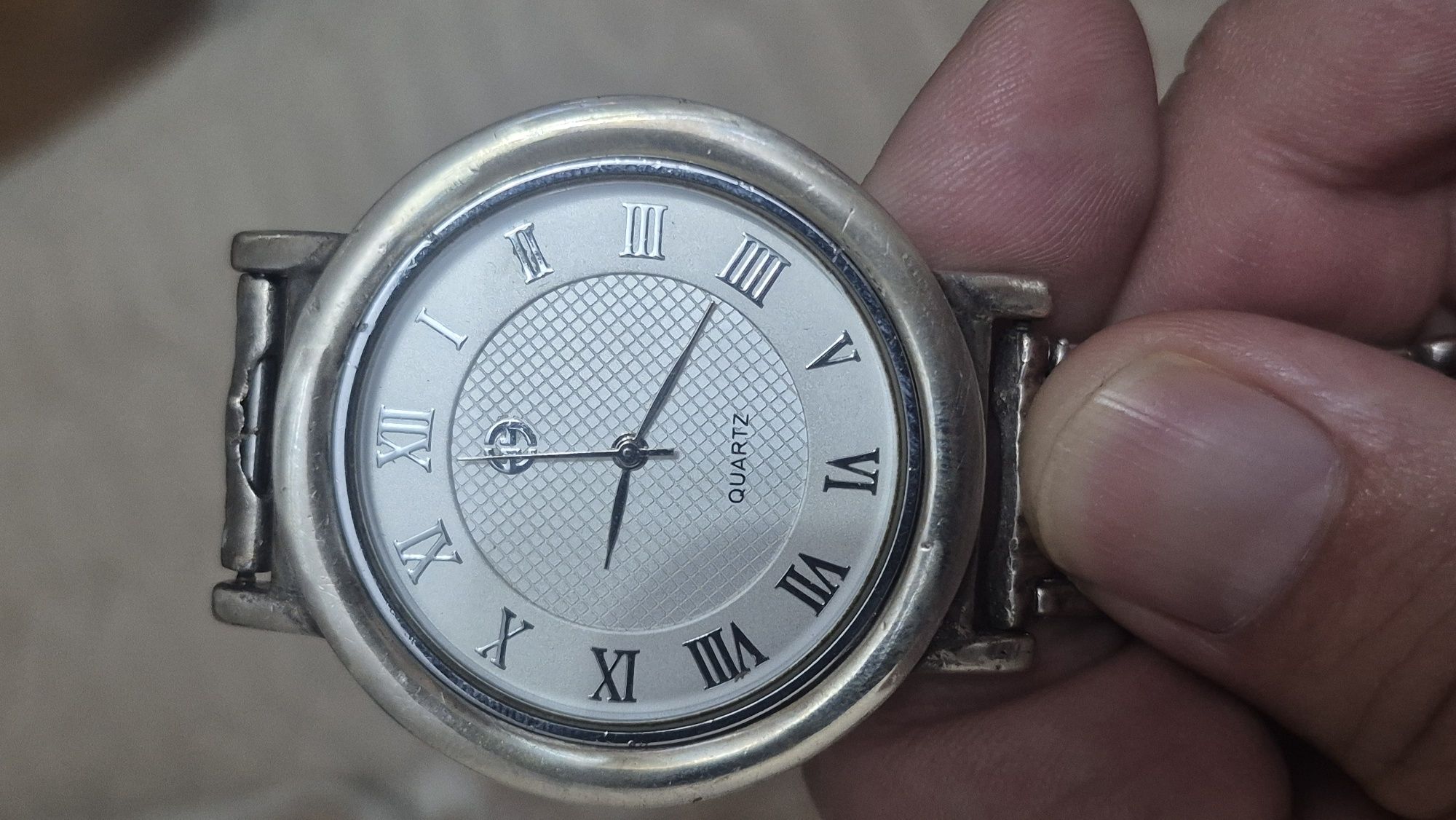 Продам часы серебро 925 пробы. Корпус браслет все серебро.