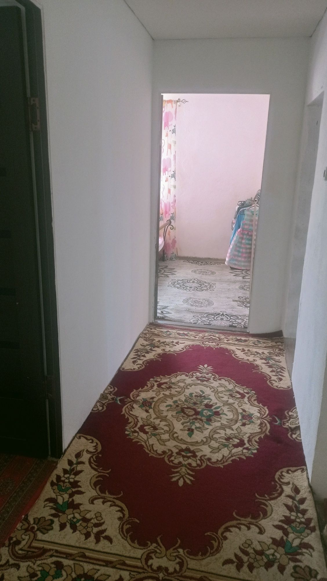 Продам дом за линией рядом с пекарней Пышка .Дом  двух этажныйй