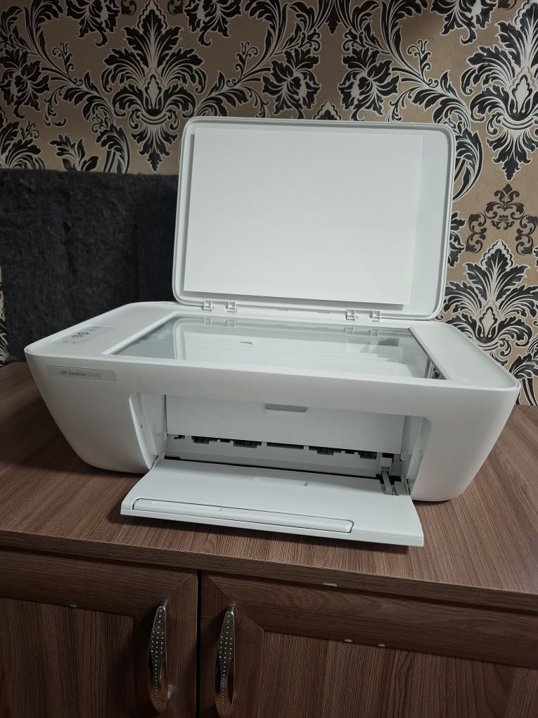Продаю принтер МФУ HP DeskJet 2320