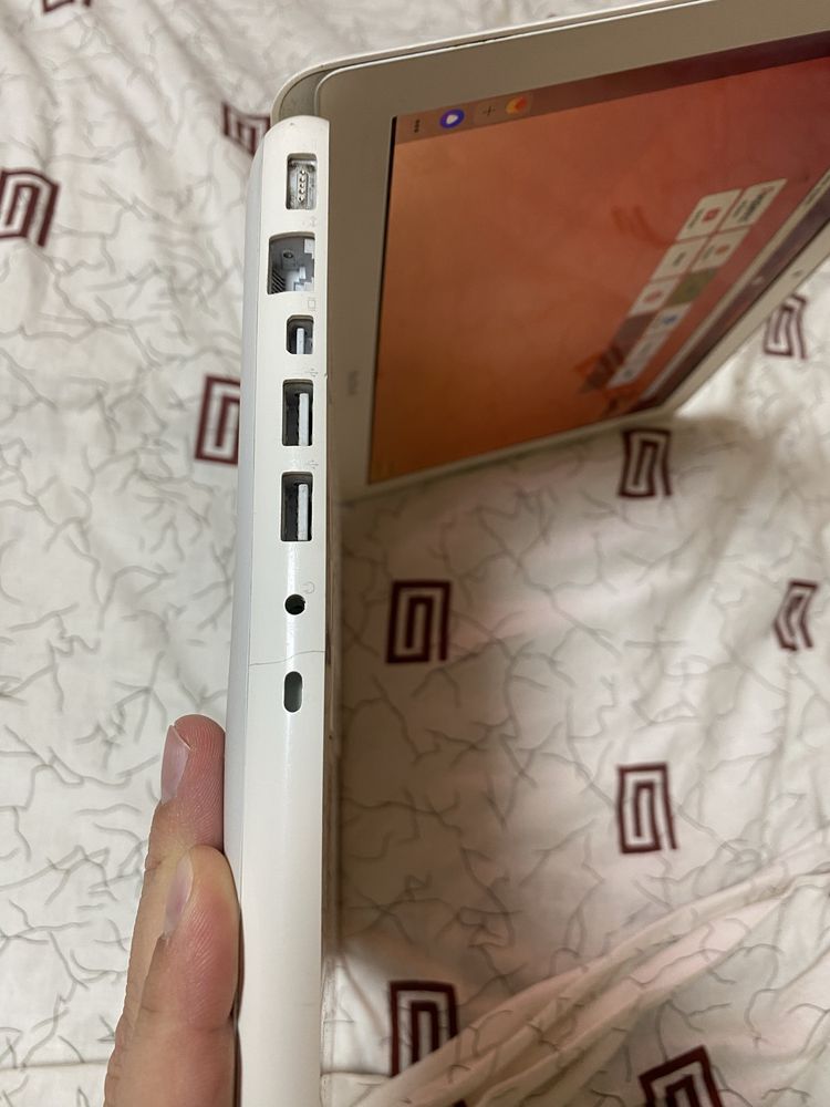 Макбук MacBook все исправно.