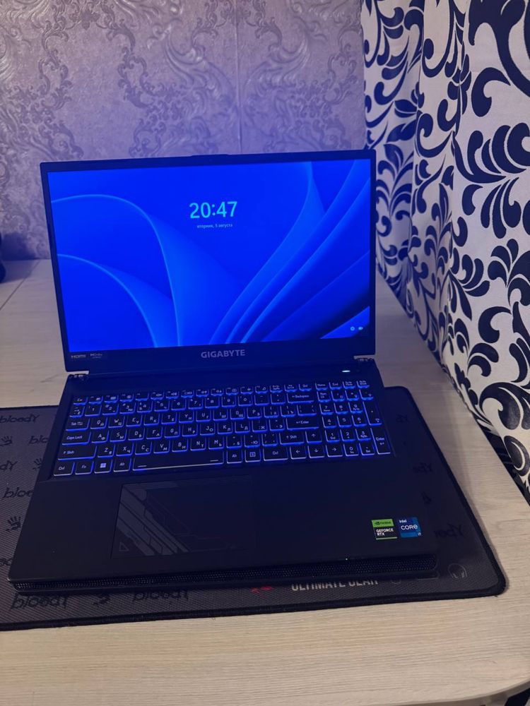 Ноутбук gigabyte