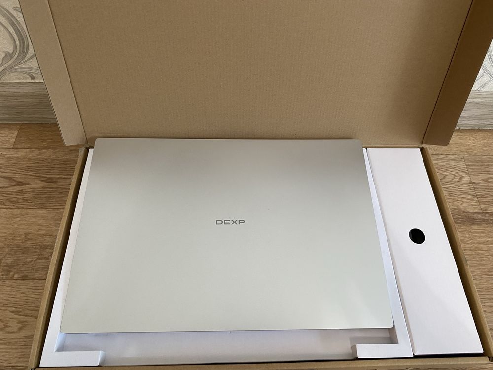 Ноутбук DEXP Aquilon C15 новая