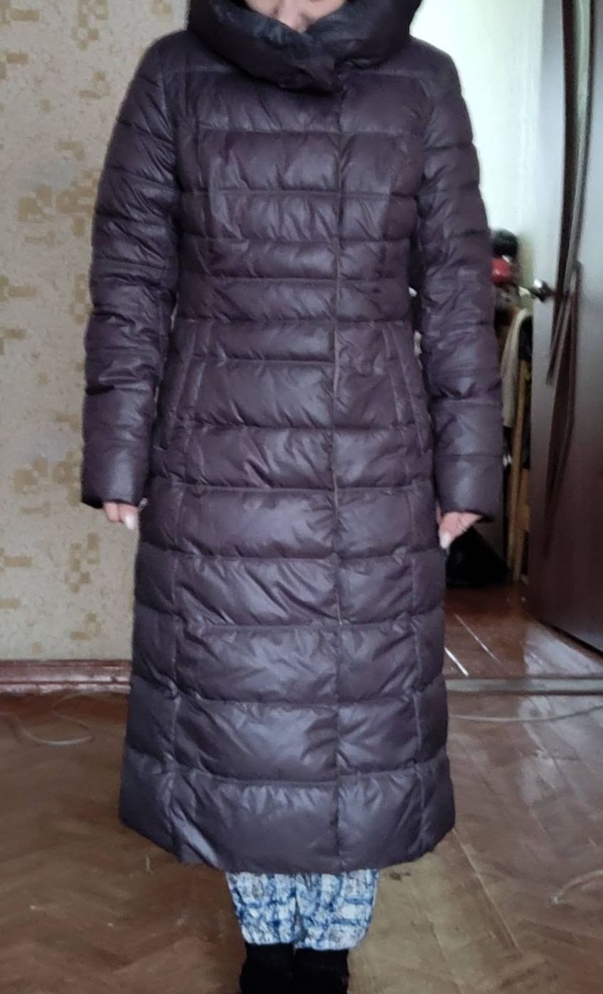 Срочно! Продам очень теплый зимний пуховик.