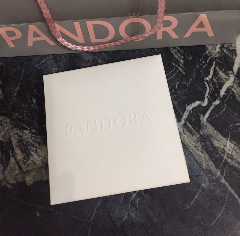 На подарок: новая нежная Pandora, оригинал. Серебро, маркирована.
