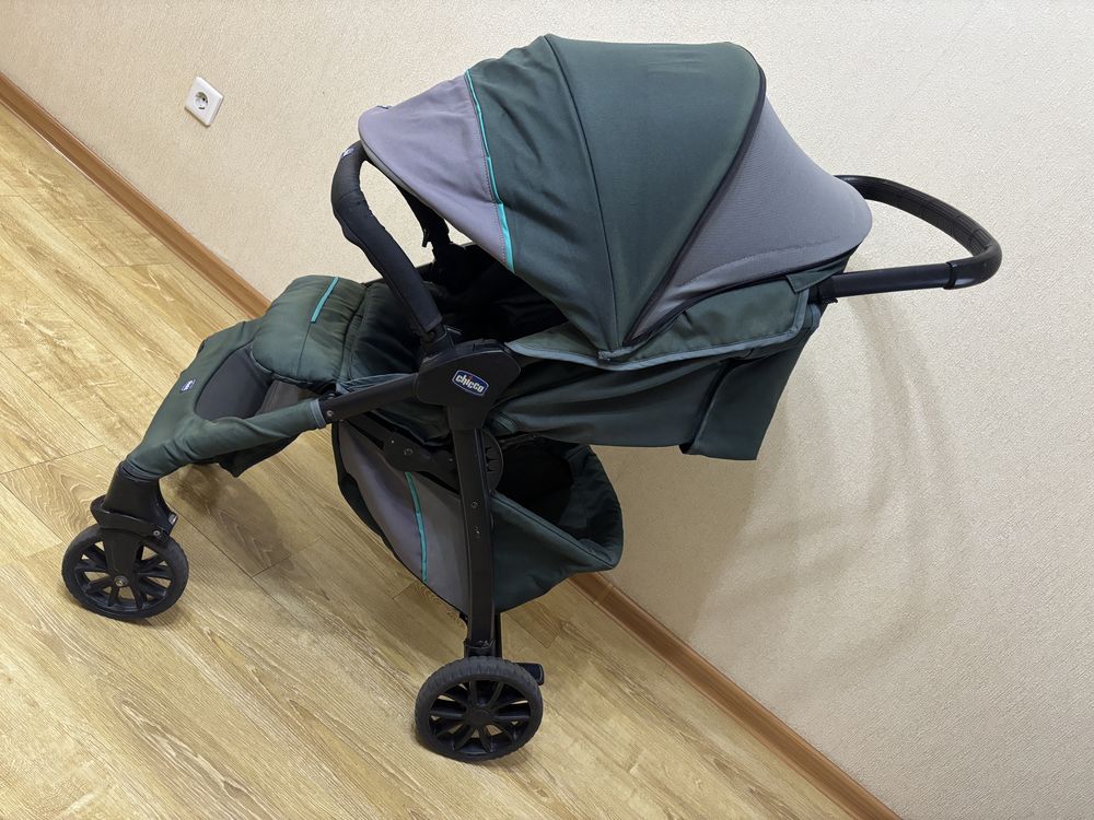 Продадим коляску фирмы Chicco
