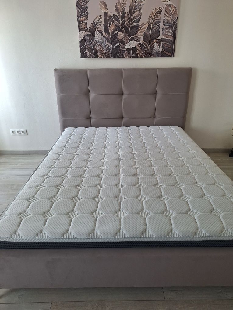 Продам новую 2х спальнюю кровать + новый матрас