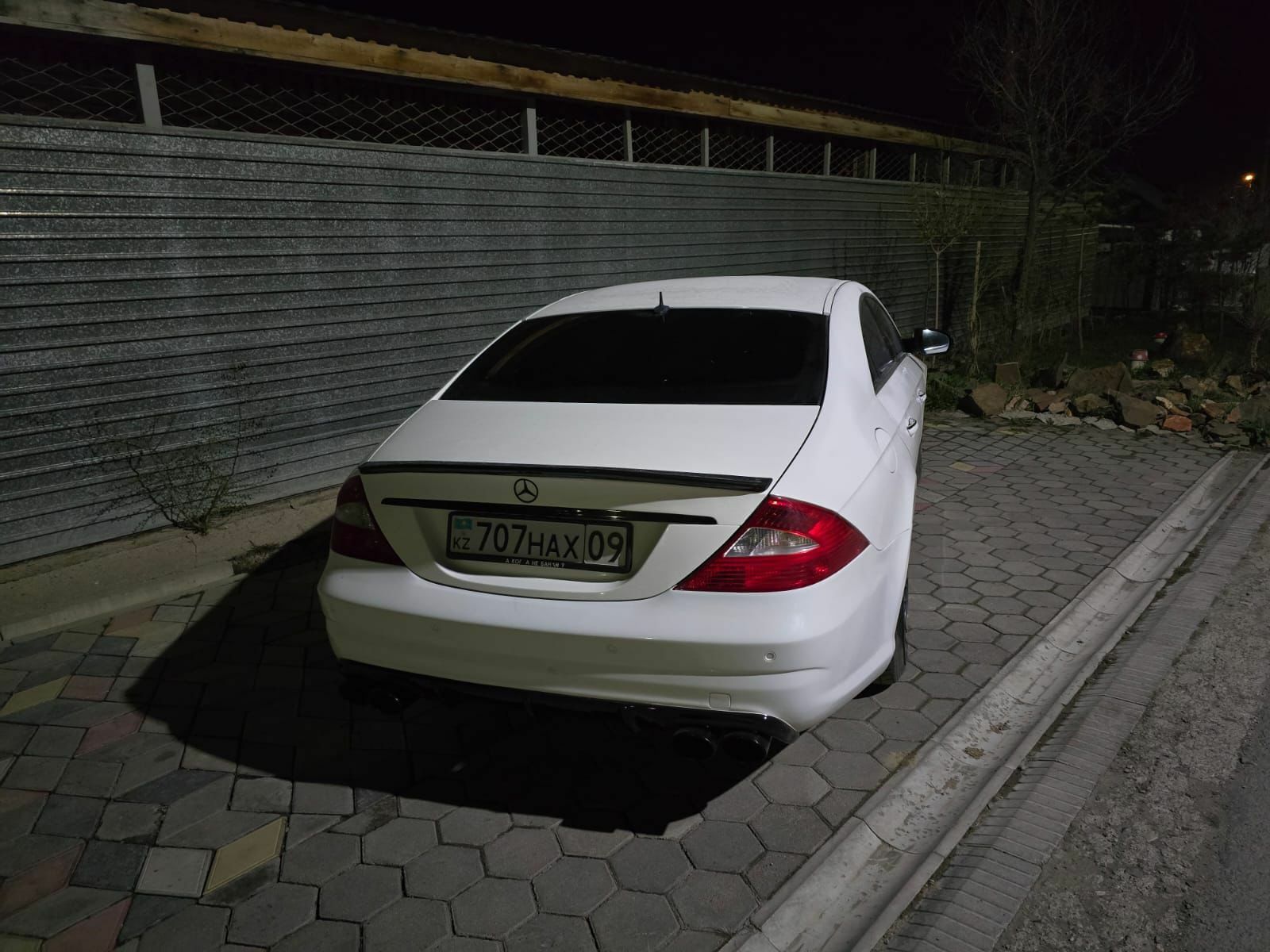 Бампер обвес Мерседес CLS W219 219 AMG